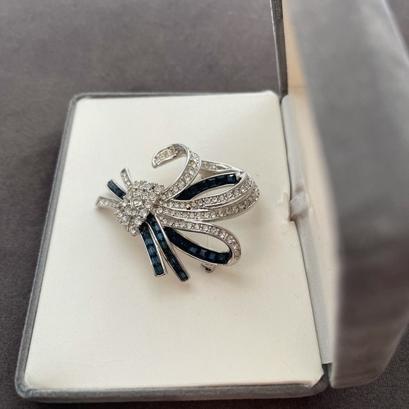 NOLAN MILLER Ribbon Spray Glamour 1997 Collection Brooch - Picture 4 of 6